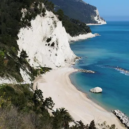 La Buganvilla Sirolo