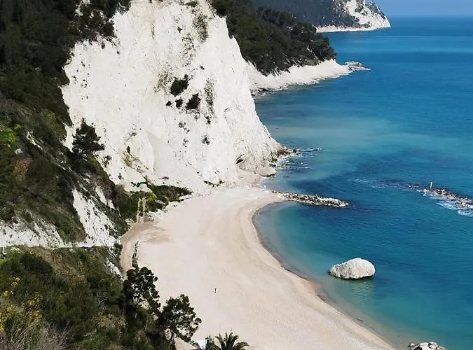 La Buganvilla Sirolo