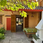 La Buganvilla *