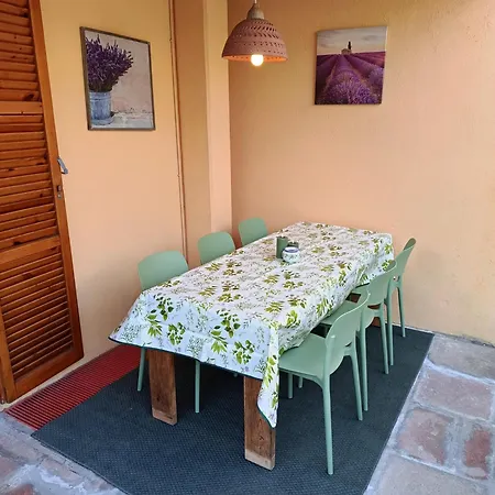 La Buganvilla *